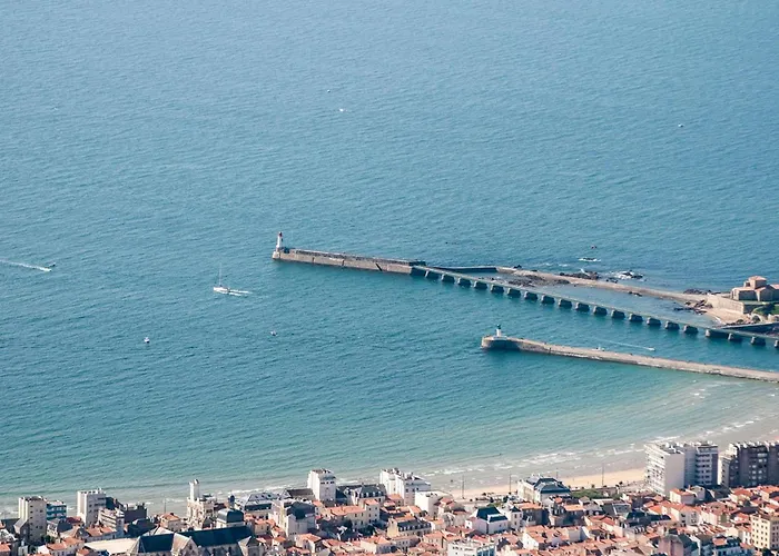 Neuf Proche Et Commerces, Balcon Vue - Fr-1-92-945 * Ле-Сабль-д’Олон